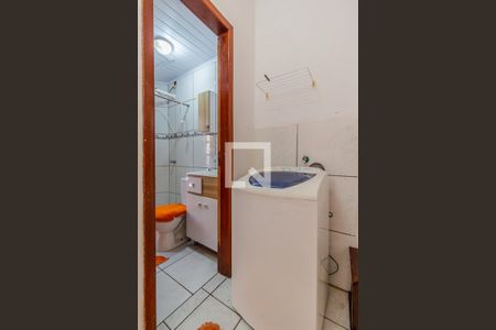Banheiro de casa de condomínio à venda com 1 quarto, 22m² em Glória, Porto Alegre