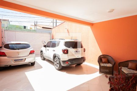 Casa à venda com 168m², 3 quartos e 4 vagas Casa à venda com 168m², 3 quartos e 4 vagasGaragem