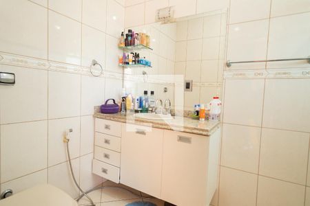 Casa à venda com 168m², 3 quartos e 4 vagas Casa à venda com 168m², 3 quartos e 4 vagasBanheiro da Suíte 3