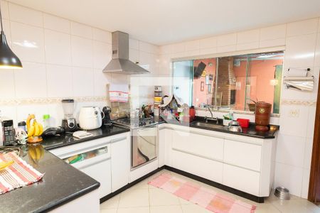 Casa à venda com 168m², 3 quartos e 4 vagas Casa à venda com 168m², 3 quartos e 4 vagasCozinha