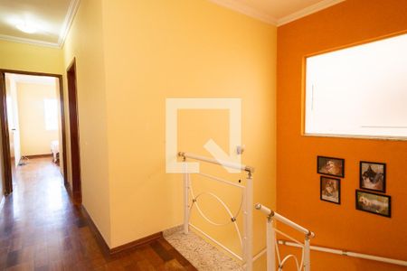 Casa à venda com 168m², 3 quartos e 4 vagas Casa à venda com 168m², 3 quartos e 4 vagasCorredor