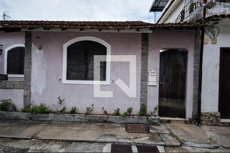 Casa de condomínio à venda com 80m², 2 quartos e 1 vagaFachada