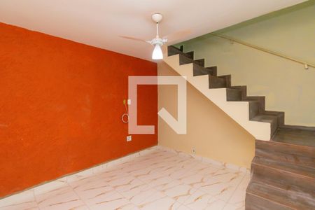 Sala de casa para alugar com 2 quartos, 70m² em Vila Antonieta, São Paulo