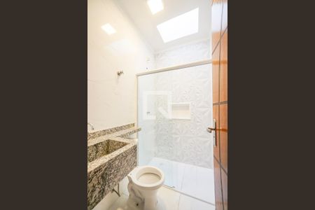 Casa à venda com 106m², 3 quartos e 2 vagasBanheiro da suíte