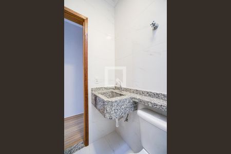 Casa à venda com 106m², 3 quartos e 2 vagasBanheiro da suíte