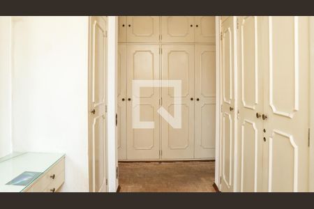 Apartamento à venda com 598m², 8 quartos e 3 vagasCloset