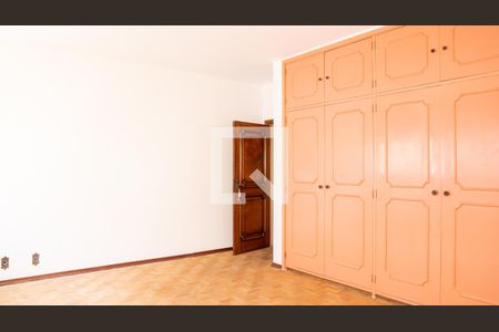 Apartamento à venda com 598m², 8 quartos e 3 vagasQuarto 2