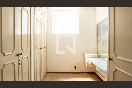 Apartamento à venda com 598m², 8 quartos e 3 vagasCloset