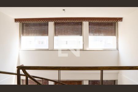 Apartamento à venda com 598m², 8 quartos e 3 vagasEscada