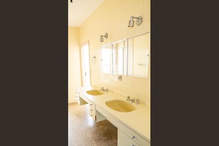 Apartamento à venda com 598m², 8 quartos e 3 vagasBanheiro da Suíte 2