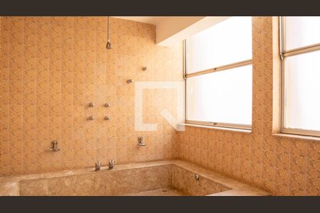 Apartamento à venda com 598m², 8 quartos e 3 vagasBanheiro da Suíte 1