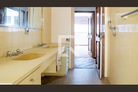 Apartamento à venda com 598m², 8 quartos e 3 vagasBanheiro da Suíte 2