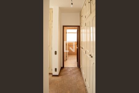 Apartamento à venda com 598m², 8 quartos e 3 vagasCloset