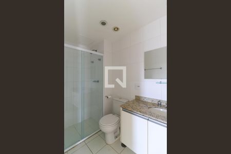 Apartamento para alugar com 107m², 2 quartos e 2 vagas Apartamento para alugar com 107m², 2 quartos e 2 vagasBanheiro Corredor