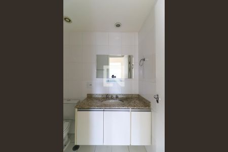 Apartamento para alugar com 107m², 2 quartos e 2 vagas Apartamento para alugar com 107m², 2 quartos e 2 vagasBanheiro Corredor