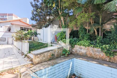 Casa à venda com 170m², 3 quartos e 4 vagasJardim e piscina
