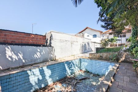 Casa à venda com 170m², 3 quartos e 4 vagasJardim e piscina