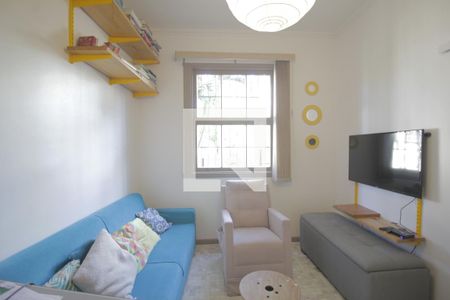 Sala de TV de apartamento à venda com 3 quartos, 80m² em Petrópolis, Porto Alegre