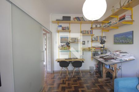 Sala de TV de apartamento à venda com 3 quartos, 80m² em Petrópolis, Porto Alegre