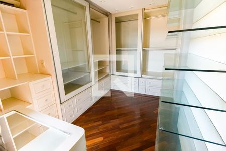 Apartamento à venda com 198m², 3 quartos e 3 vagasCloset da suíte 3