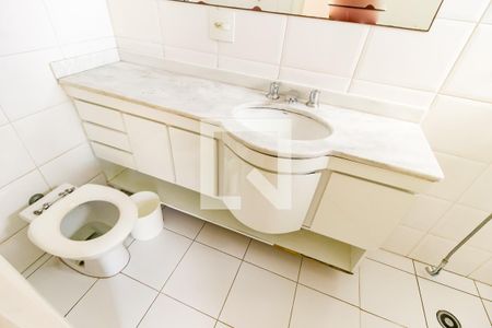 Apartamento à venda com 198m², 3 quartos e 3 vagasBanheiro da Suíte 2