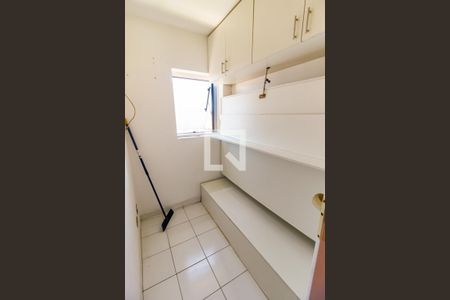 Apartamento à venda com 198m², 3 quartos e 3 vagasQuarto de Serviço