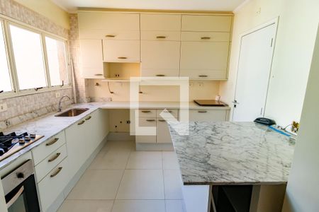 Apartamento à venda com 198m², 3 quartos e 3 vagasCozinha - Armários