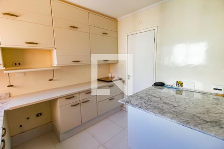 Apartamento à venda com 198m², 3 quartos e 3 vagasCozinha - Armários