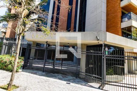 Apartamento à venda com 198m², 3 quartos e 3 vagasFachada e portaria