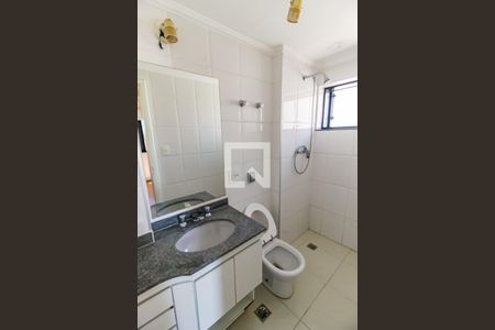 Apartamento à venda com 198m², 3 quartos e 3 vagasBanheiro da Suíte 1