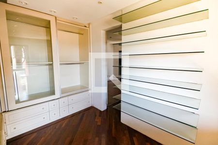 Apartamento à venda com 198m², 3 quartos e 3 vagasCloset da suíte 3