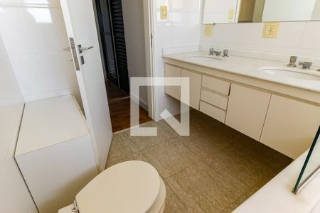 Apartamento à venda com 198m², 3 quartos e 3 vagasBanheiro da Suíte 3
