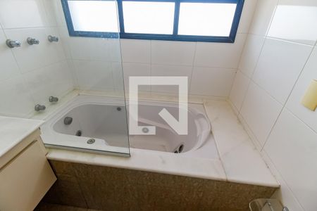 Apartamento à venda com 198m², 3 quartos e 3 vagasBanheiro da Suíte 3