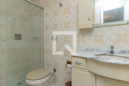 Banheiro de apartamento à venda com 1 quarto, 55m² em Vila Ipiranga, Porto Alegre