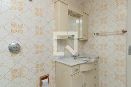 Banheiro de apartamento à venda com 1 quarto, 55m² em Vila Ipiranga, Porto Alegre