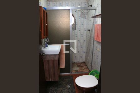 Casa para alugar com 100m², 2 quartos e 2 vagasBanheiro da Suíte