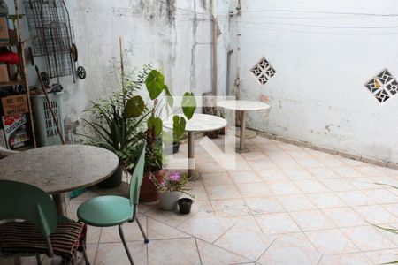 Casa para alugar com 100m², 2 quartos e 2 vagasQuintal