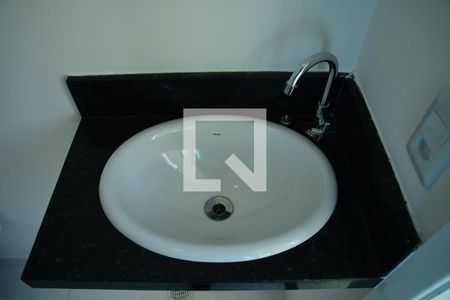 Lavabo de casa de condomínio para alugar com 2 quartos, 67m² em Jardim Petropolis, Cotia