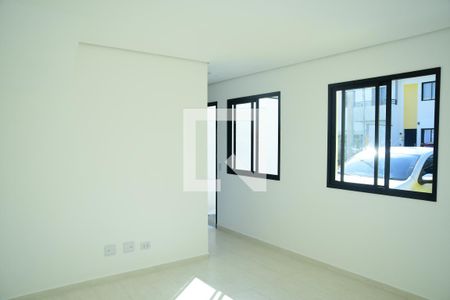 Sala de casa de condomínio para alugar com 2 quartos, 67m² em Jardim Petropolis, Cotia