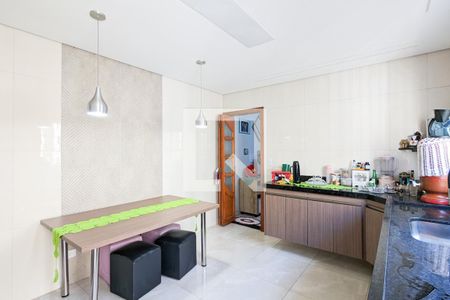 Casa à venda com 150m², 5 quartos e 2 vagasCozinha