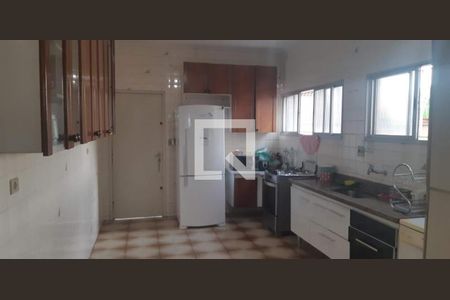 Casa à venda com 4 quartos, 226m² em Vila Dom Pedro I, São Paulo