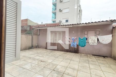 Casa para alugar com 75m², 2 quartos e 1 vagaQuintal
