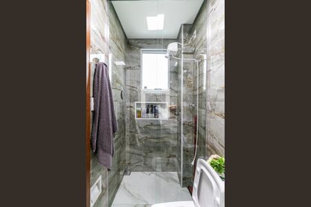 Apartamento à venda com 72m², 2 quartos e 2 vagasBanheiro da Suíte