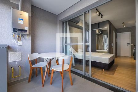 Varanda de kitnet/studio para alugar com 1 quarto, 30m² em Pinheiros, São Paulo