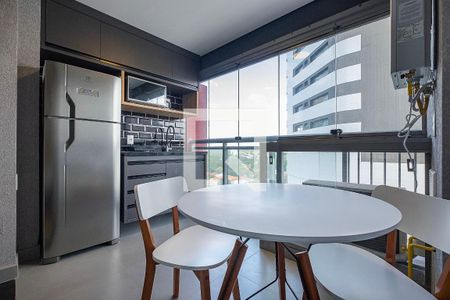 Varanda de kitnet/studio para alugar com 1 quarto, 30m² em Pinheiros, São Paulo
