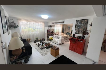 Apartamento à venda com 150m², 2 quartos e 1 vaga Apartamento à venda com 150m², 2 quartos e 1 vagaSala