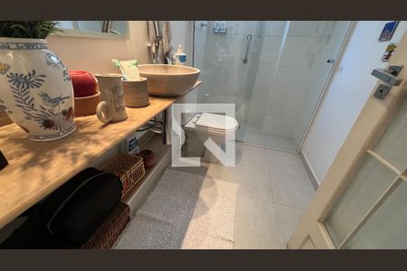 Apartamento à venda com 150m², 2 quartos e 1 vaga Apartamento à venda com 150m², 2 quartos e 1 vagaBanheiro