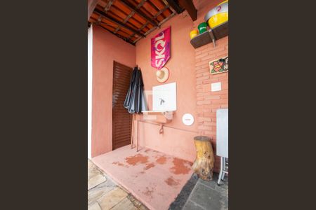 Casa à venda com 360m², 2 quartos e 8 vagas Casa à venda com 360m², 2 quartos e 8 vagasÁrea de Serviço