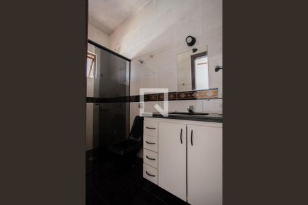 Casa à venda com 360m², 2 quartos e 8 vagas Casa à venda com 360m², 2 quartos e 8 vagasBanheiro da Suíte