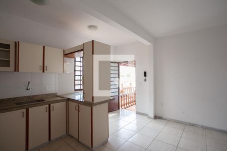 Casa à venda com 360m², 2 quartos e 8 vagas Casa à venda com 360m², 2 quartos e 8 vagasCozinha